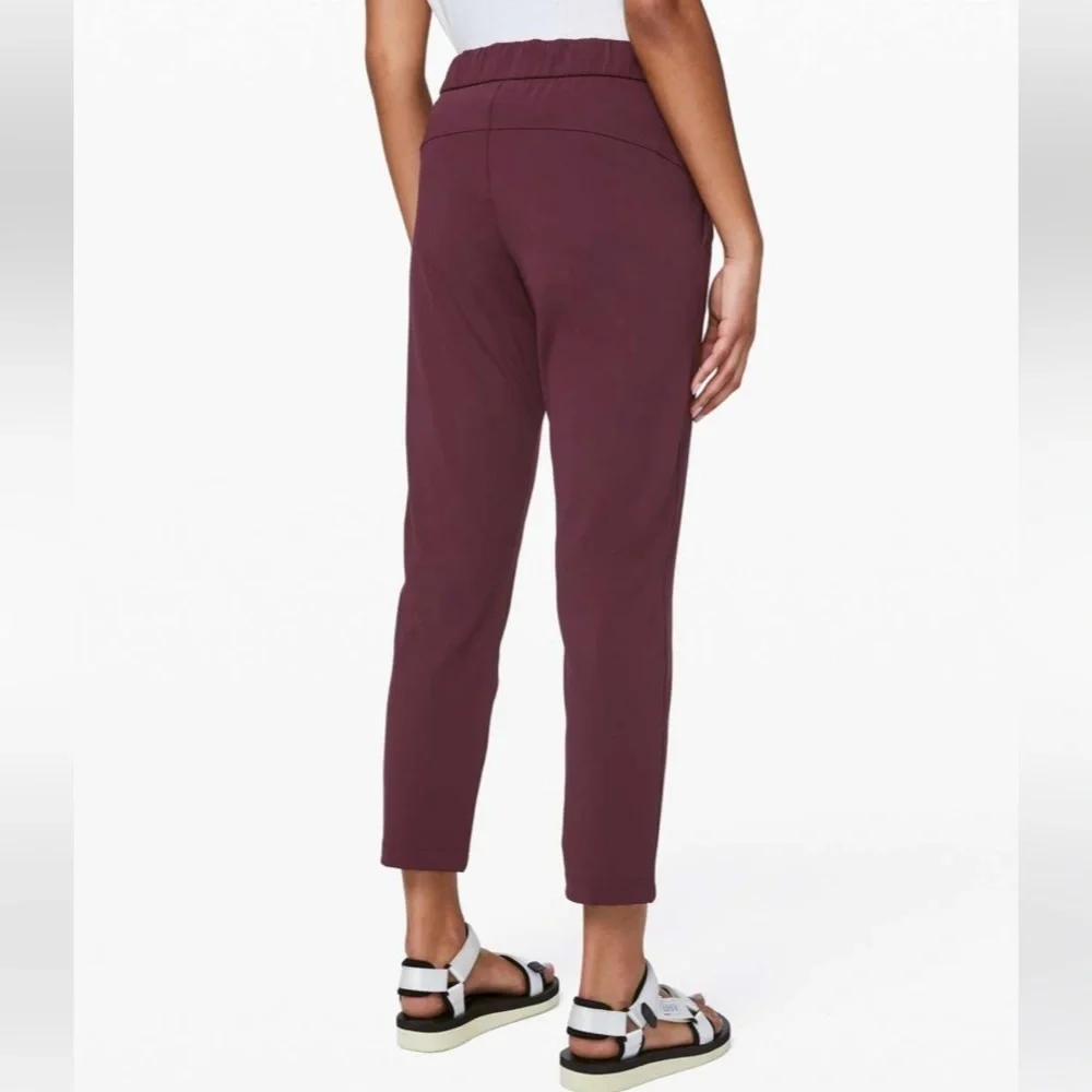 Lululemon On the Fly 7/8 Pants Dark Adobe Maroon Size 4 EUC